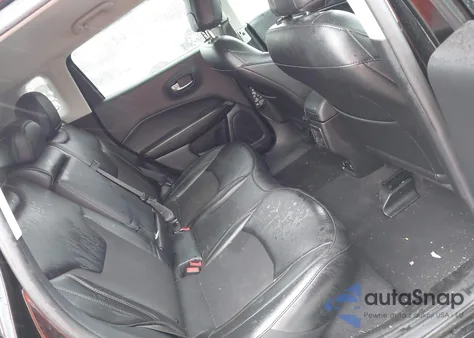 2021 Jeep Compass Latitude Fwd z USA, uszkodzony, nr VIN 3C4NJCBB7MT592525